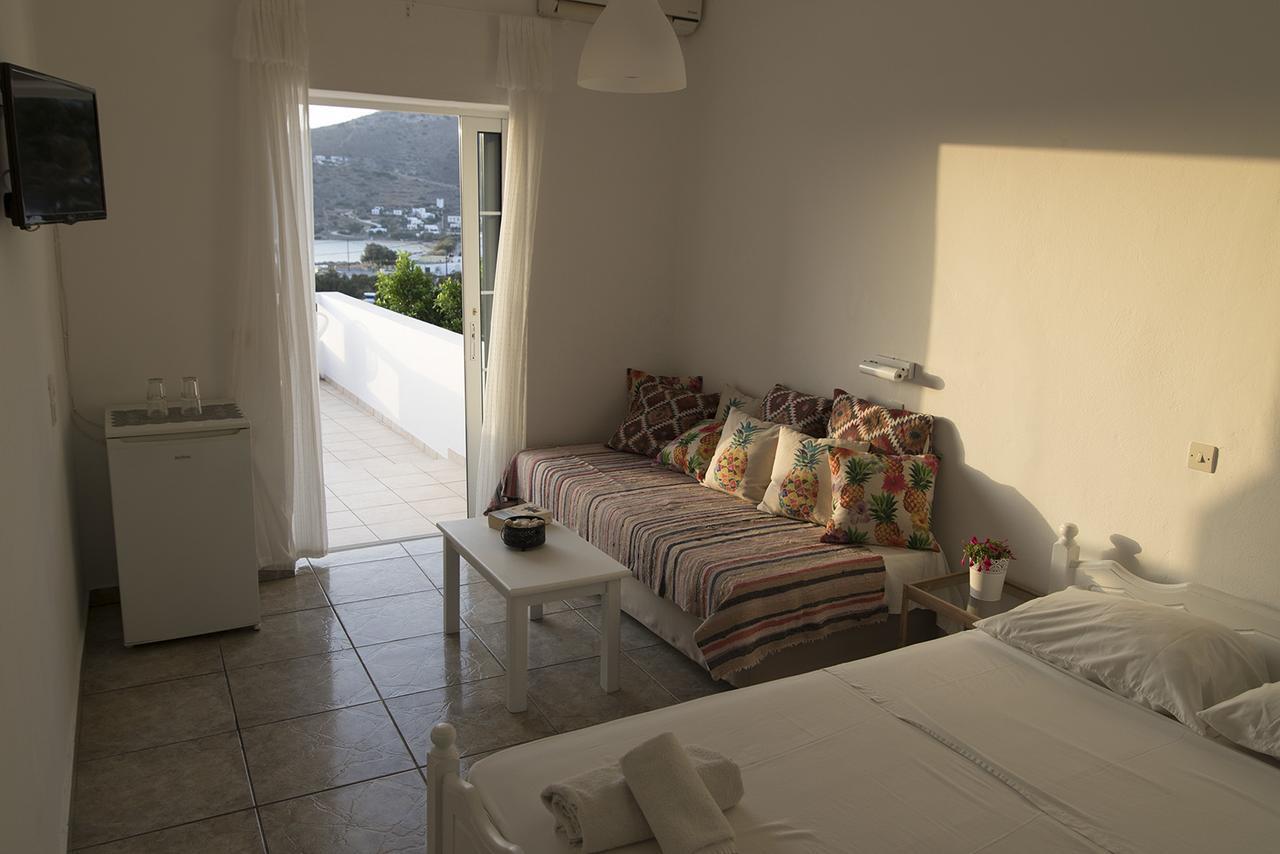 Armadoros Hotel / Ios Backpackers Exterior foto